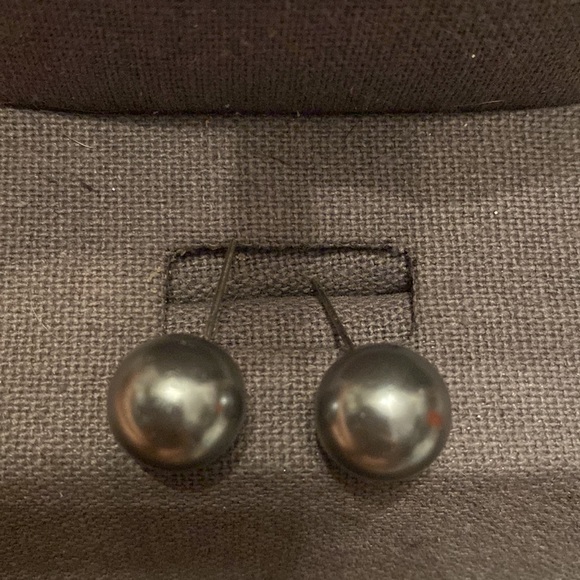 Charcoal /silver colored heavy beaded necklace with large matching earrings - Picture 10 of 10